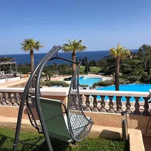 cap-esterel-2-pieces-jardin-vue-mer-et-piscine.fr-provencehotel.com/